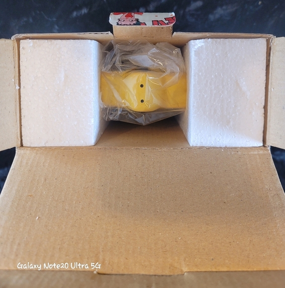 781. 2004 ~ Betty Boop ~ Salt & Pepper ~ Collector's Item ~ Boop-oop-a-doop! - Picture 5 of 12